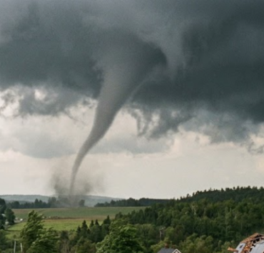 Une tornade a frappé le Québec et les images sont impressionnantes 3 Une tornade a frappé le Québec et les images sont impressionnantes Capture decran 2026 06 29 232336 Une tornade a frappé le Québec et les images sont impressionnantes