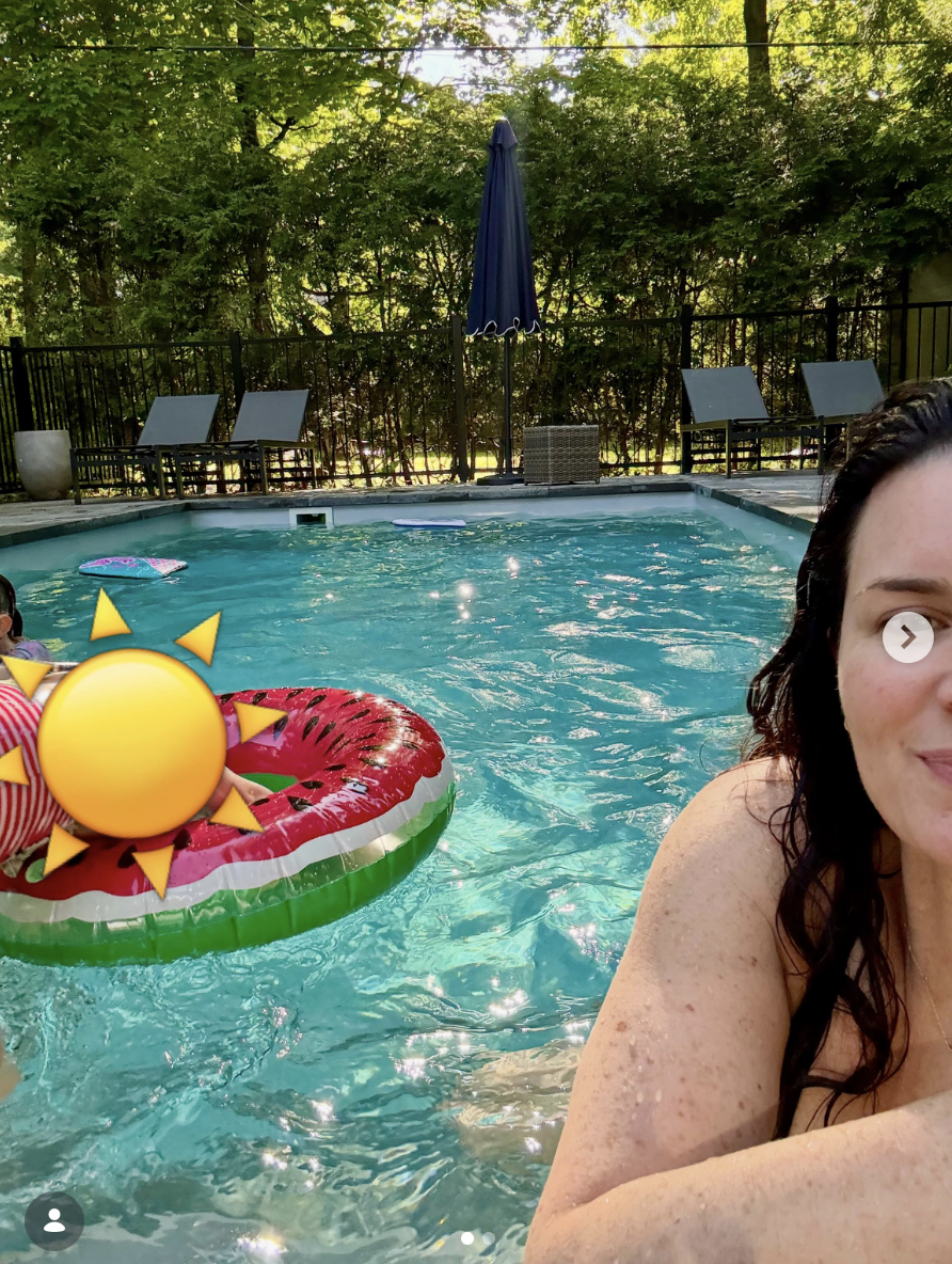 Marie-Eve Janvier en maillot : ses photos dans la piscine font sensation ! 2 Marie-Eve Janvier en maillot : ses photos dans la piscine font sensation ! Capture decran le 2026 06 15 a 12.43.26 Marie-Eve Janvier en maillot : ses photos dans la piscine font sensation !