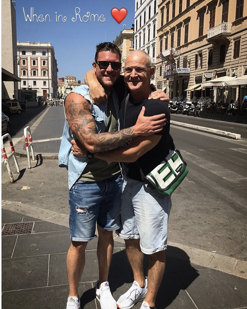 Ce rare cliché de Mathieu Baron avec son père ne passe pas inaperçu 2 Ce rare cliché de Mathieu Baron avec son père ne passe pas inaperçu Capture decran le 2026 06 17 a 10.04.19 Ce rare cliché de Mathieu Baron avec son père ne passe pas inaperçu