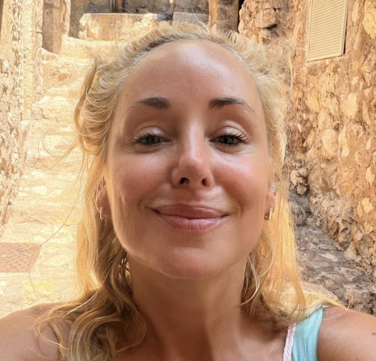 Capture decran le 2026 06 30 a 09.19.41 Mariloup Wolfe fait r&ecirc;ver avec ses photos sur la C&ocirc;te d&rsquo;Azur : Mano&eacute; et Milo ont chang&eacute;