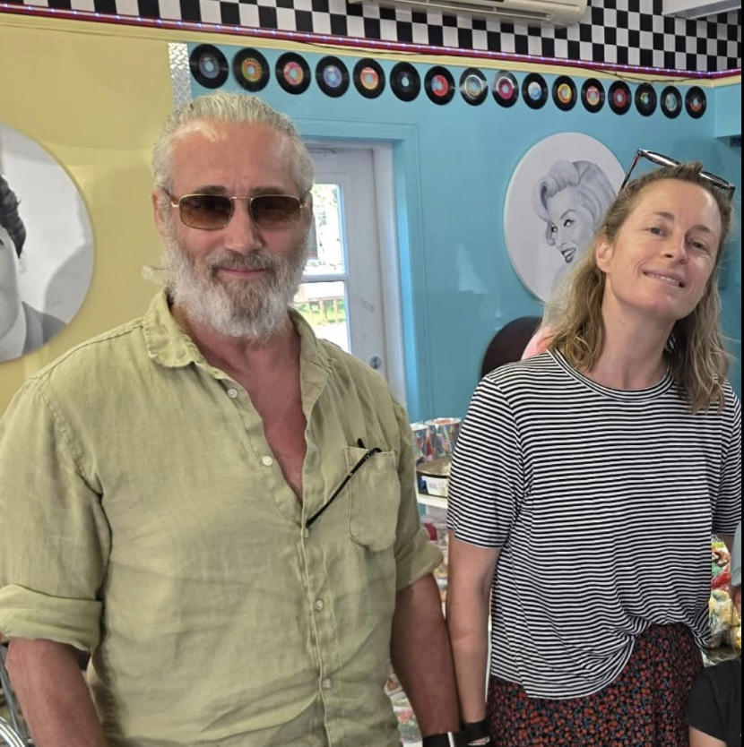 Roy Dupuis et Christine Beaulieu créent la surprise dans une crèmerie québécoise 1 Roy Dupuis et Christine Beaulieu créent la surprise dans une crèmerie québécoise Capture decran le 2026 06 30 a 16.16.26 Roy Dupuis et Christine Beaulieu créent la surprise dans une crèmerie québécoise