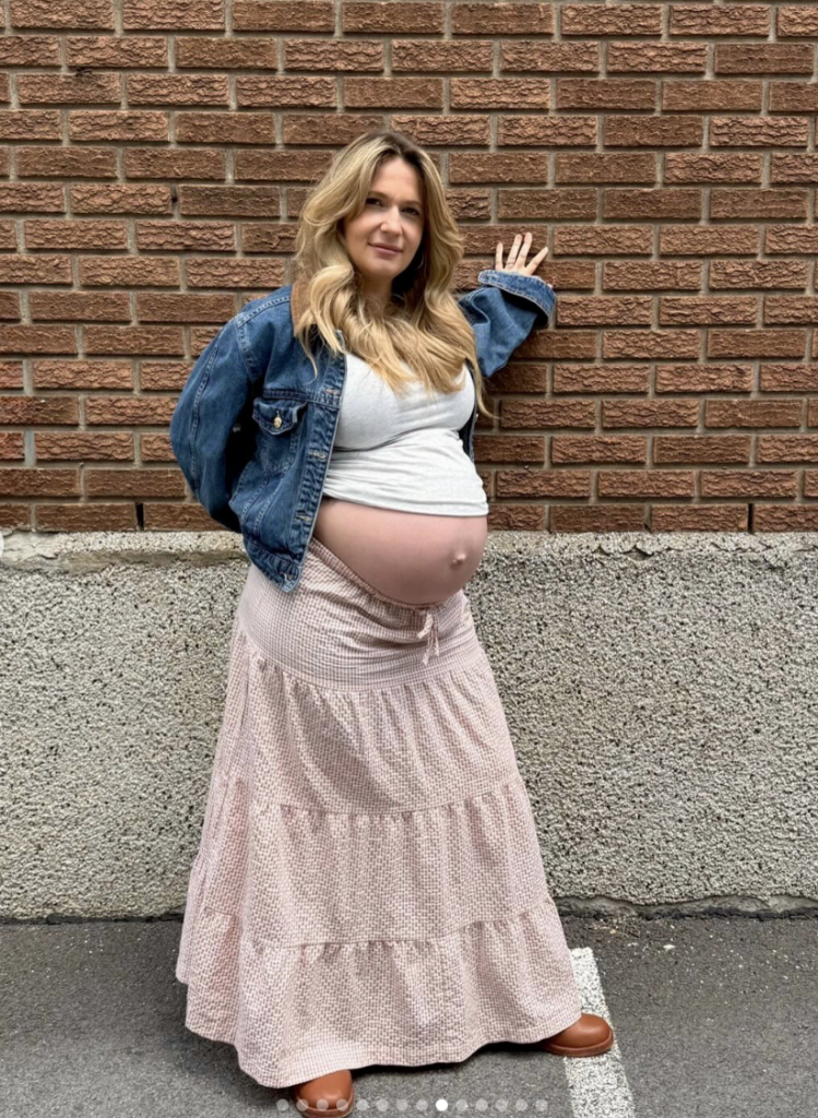 Capture le 2026 06 01 a 07.08.29 Enceinte de son deuxi&egrave;me enfant, Rosalie Vaillancourt fait r&eacute;agir avec un shower compl&egrave;tement &eacute;clat&eacute;