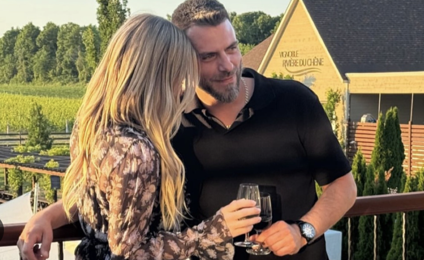 « Il a retrouvé l'amour » : L'ex de Marie-Mai, Ian St-Pierre, s'affiche avec sa nouvelle conjointe 1 « Il a retrouvé l'amour » : L'ex de Marie-Mai, Ian St-Pierre, s'affiche avec sa nouvelle conjointe Capture le 2026 06 08 a 05.43.15 « Il a retrouvé l'amour » : L'ex de Marie-Mai, Ian St-Pierre, s'affiche avec sa nouvelle conjointe