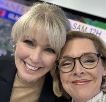 Voici (08) photos de la femme qui partage la vie de Sophie Thibault — et vous la connaissez très bien 2 Voici (08) photos de la femme qui partage la vie de Sophie Thibault — et vous la connaissez très bien Capture le 2026 06 09 a 10.43.15 Voici (08) photos de la femme qui partage la vie de Sophie Thibault — et vous la connaissez très bien