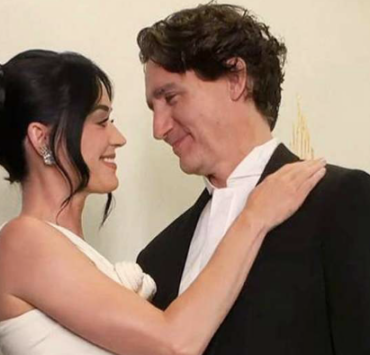 Justin Trudeau empoigne sans retenue le postérieur de Katy Perry: il vit sa «crise de la cinquantaine», selon un ex-collaborateur 3 Justin Trudeau empoigne sans retenue le postérieur de Katy Perry: il vit sa «crise de la cinquantaine», selon un ex-collaborateur Capture le 2026 06 11 a 08.58.33 Justin Trudeau empoigne sans retenue le postérieur de Katy Perry: il vit sa «crise de la cinquantaine», selon un ex-collaborateur