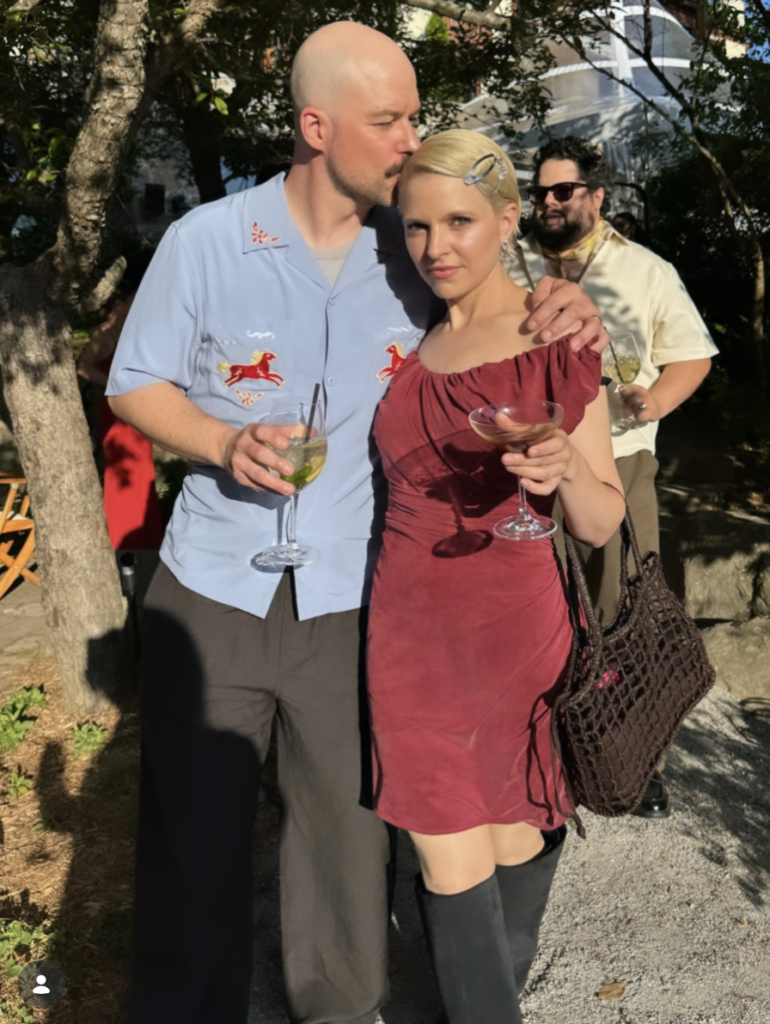 Capture le 2026 06 16 a 08.33.15 Mariage secret pour St&eacute;phane Rousseau et Julie Perreault : Photos d&eacute;voil&eacute;es confirment l'&eacute;v&eacute;nement !
