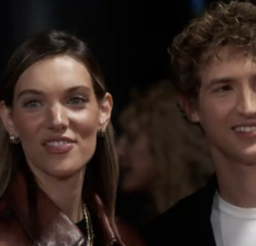 Capture le 2026 06 26 a 10.17.45 Cannes 2026 : Charlotte Cardin ose la robe transparente et enflamme la Croisette 06 photos