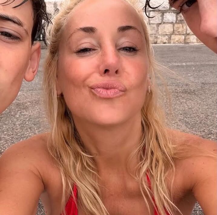 ef8059c3 6dd0 42f8 9e12 92a68fc8f962 Mariloup Wolfe d&eacute;voile de rares clich&eacute;s de ses fils et ils ont &eacute;norm&eacute;ment chang&eacute;