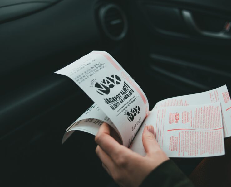 pexels introspectivedsgn 8266775 Voici o&ugrave; le Lotto Max fait deux nouveaux multimillionnaires