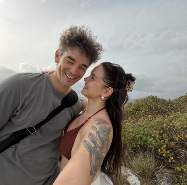 Capture decran le 2026 07 03 a 10.22.49 S&eacute;bastien Delorme et son amoureuse posent leurs valises dans une villa spectaculaire