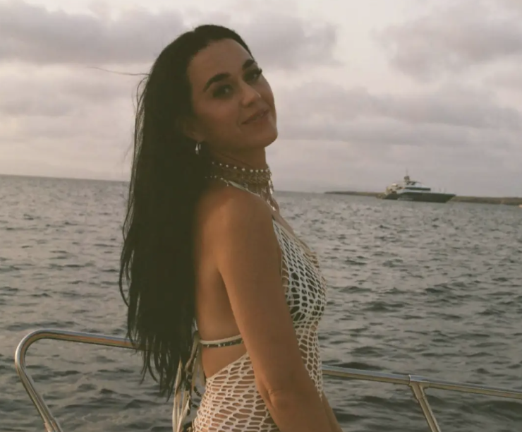 Capture le 2026 07 09 a 10.00.31 ALERTE BLESSURES CHOC : Katy Perry ensanglant&eacute;e et d&eacute;figur&eacute;e sur Instagram, les fans paniquent !
