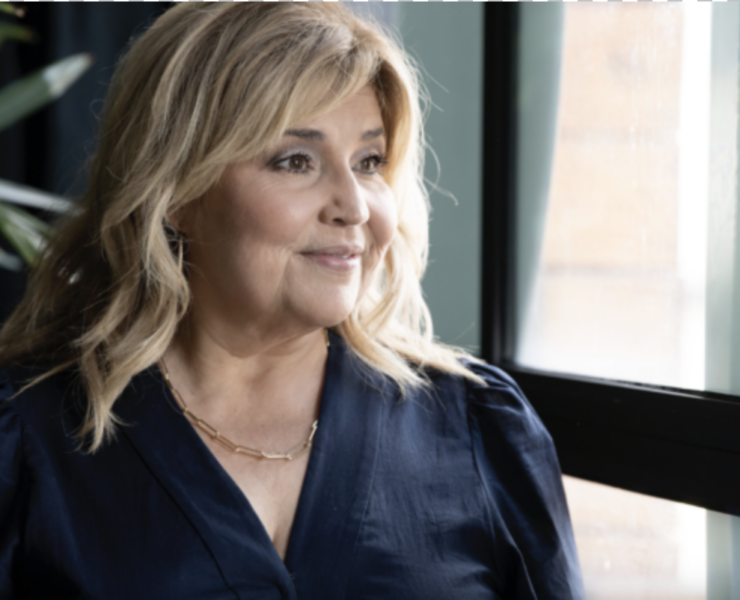 Capture le 2026 07 11 a 09.59.04 Marie-Claude M&eacute;connaissable: fait tourner les t&ecirc;tes sur le tapis rouge avec un look d'une grande &eacute;l&eacute;gance