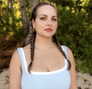 En bikini jaune beurre, la « vilaine » adorée du Québec Audrey Morissette enflamme le web 8 En bikini jaune beurre, la « vilaine » adorée du Québec Audrey Morissette enflamme le web Capture le 2026 07 14 a 12.57.02 En bikini jaune beurre, la « vilaine » adorée du Québec Audrey Morissette enflamme le web