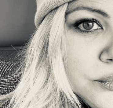Capture decran 2026 08 02 093055 Genevi&egrave;ve Schmidt vit une belle histoire d&rsquo;amour avec un artiste bien connu