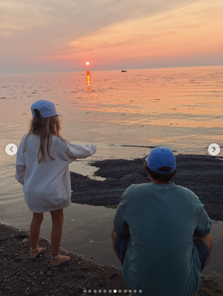 Capture decran 2026 08 12 230748 Alex Nevsky et Vanessa Pilon r&eacute;unis en famille: d&eacute;couvrez leurs photos de vacances