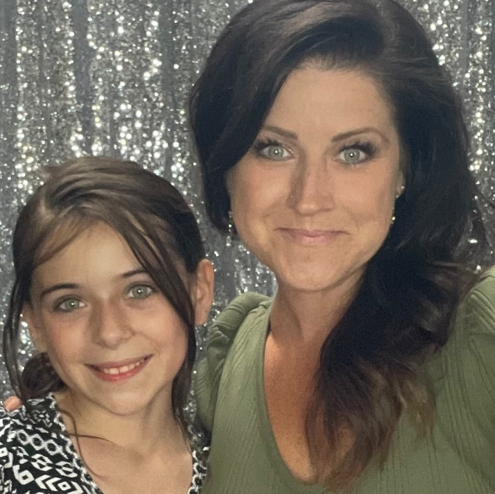 Le nouveau look de la fille de Marie-Élaine Thibert fait réagir 1 Le nouveau look de la fille de Marie-Élaine Thibert fait réagir Capture decran 2026 08 19 062424 Le nouveau look de la fille de Marie-Élaine Thibert fait réagir