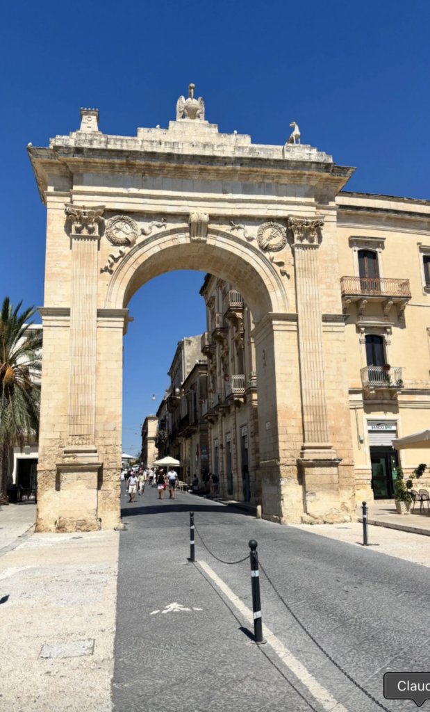 « Je ne m'en remettrai pas » : Isabelle Racicot fait rêver avec la suite de son voyage en Sicile 5 « Je ne m'en remettrai pas » : Isabelle Racicot fait rêver avec la suite de son voyage en Sicile Capture le 2026 08 04 a 11.50.26 « Je ne m'en remettrai pas » : Isabelle Racicot fait rêver avec la suite de son voyage en Sicile