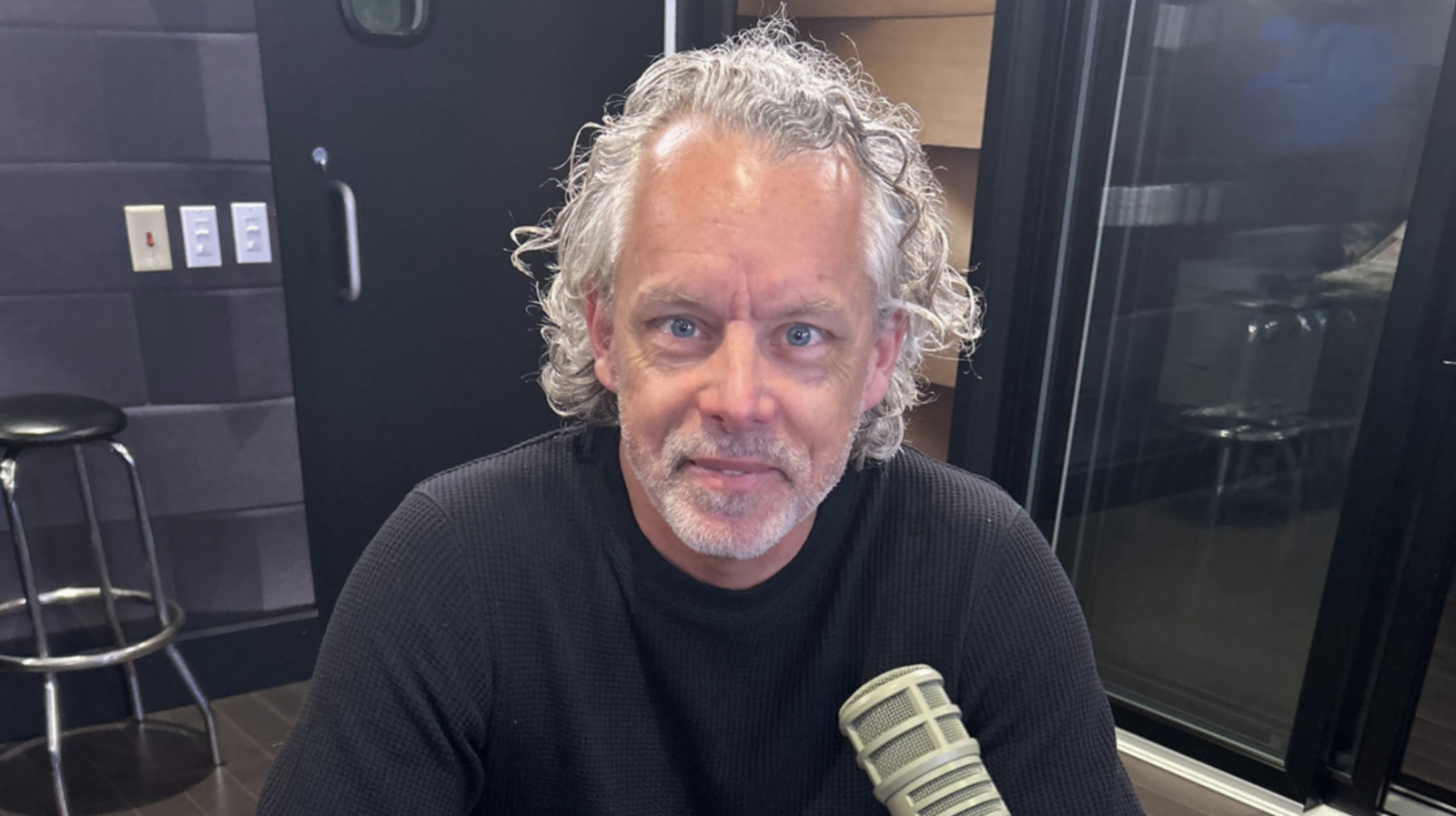 Capture le 2026 08 06 a 08.42.45 Le visage marqu&eacute; apr&egrave;s une chirurgie : Fran&ccedil;ois Lambert explique la raison en direct