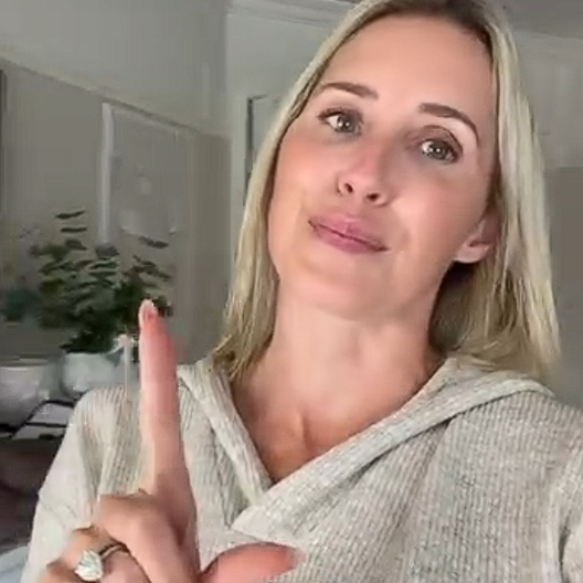 Étienne Boulay frappe fort pour les 40 ans de Maïka avec une bague qui fait jaser 1 Étienne Boulay frappe fort pour les 40 ans de Maïka avec une bague qui fait jaser Capture decran 2026 09 02 164951 e1788382261844 Étienne Boulay frappe fort pour les 40 ans de Maïka avec une bague qui fait jaser