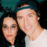 Capture decran 2026 09 22 111303 Une photo de Katy Perry avec Justin Trudeau alimente les rumeurs : serait-elle enceinte?