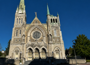 L’église du mariage de Cédric et Marilou dans Antigang est un véritable joyau québécois 2 L’église du mariage de Cédric et Marilou dans Antigang est un véritable joyau québécois Capture decran 2026 09 23 073221 L’église du mariage de Cédric et Marilou dans Antigang est un véritable joyau québécois
