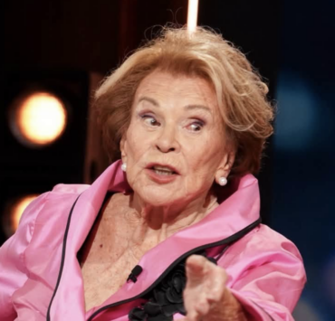 À 101 ans, Janette Bertrand rayonne encore à la télévision… voici les photos 5 À 101 ans, Janette Bertrand rayonne encore à la télévision… voici les photos Capture decran le 2026 09 01 a 14.02.50 À 101 ans, Janette Bertrand rayonne encore à la télévision… voici les photos