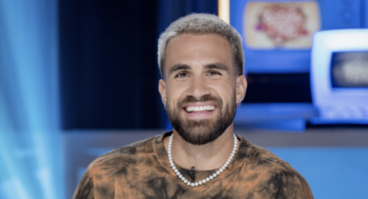 Surprise totale : voyez quelle actrice Québécoise bien connue attendait Jay Du Temple à sa ligne d'arrivée serait-elle son nouvelle amour ? 1 Surprise totale : voyez quelle actrice Québécoise bien connue attendait Jay Du Temple à sa ligne d'arrivée serait-elle son nouvelle amour ? Capture le 2026 09 20 a 10.24.50 Surprise totale : voyez quelle actrice Québécoise bien connue attendait Jay Du Temple à sa ligne d'arrivée serait-elle son nouvelle amour ?