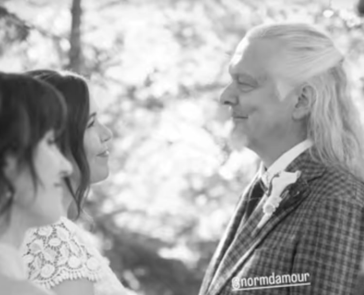 Capture le 2026 09 26 a 01.30.28 Fuite des premi&egrave;res sublimes photos du mariage Normand D'Amour et Pascale Montreuil