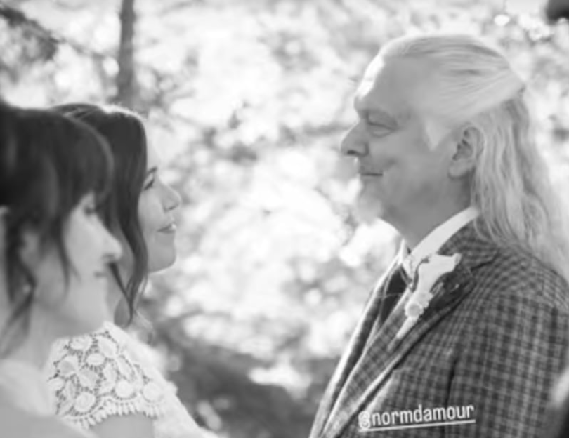 Fuite des premières sublimes photos du mariage Normand D'Amour et Pascale Montreuil 1 Fuite des premières sublimes photos du mariage Normand D'Amour et Pascale Montreuil Capture le 2026 09 26 a 01.30.28 Fuite des premières sublimes photos du mariage Normand D'Amour et Pascale Montreuil