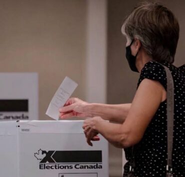 Élections 2026 : combien rapporte ton bulletin? Un expert dit à qui va l’argent 3 Élections 2026 : combien rapporte ton bulletin? Un expert dit à qui va l’argent Gemini Generated Image gkbtzjgkbtzjgkbt Élections 2026 : combien rapporte ton bulletin? Un expert dit à qui va l’argent