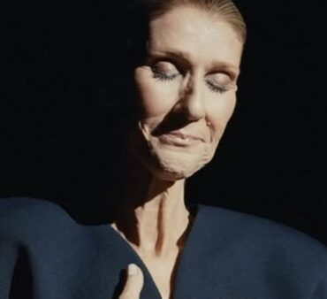 Céline Dion chute sur scène en plein « Pour que tu m’aimes encore » 3 Céline Dion chute sur scène en plein « Pour que tu m’aimes encore » 3e513435 7ec8 401c af2a b37f797c48f8 Céline Dion chute sur scène en plein « Pour que tu m’aimes encore »