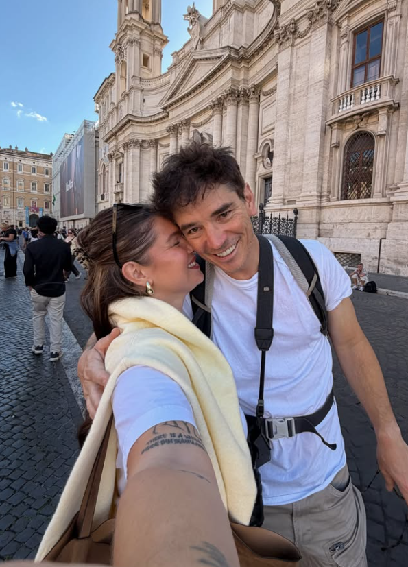 Capture decran 2026 10 13 075728 Copie Ils tombent sous le charme de Rome: S&eacute;bastien Delorme et son amoureuse en 10 clich&eacute;s