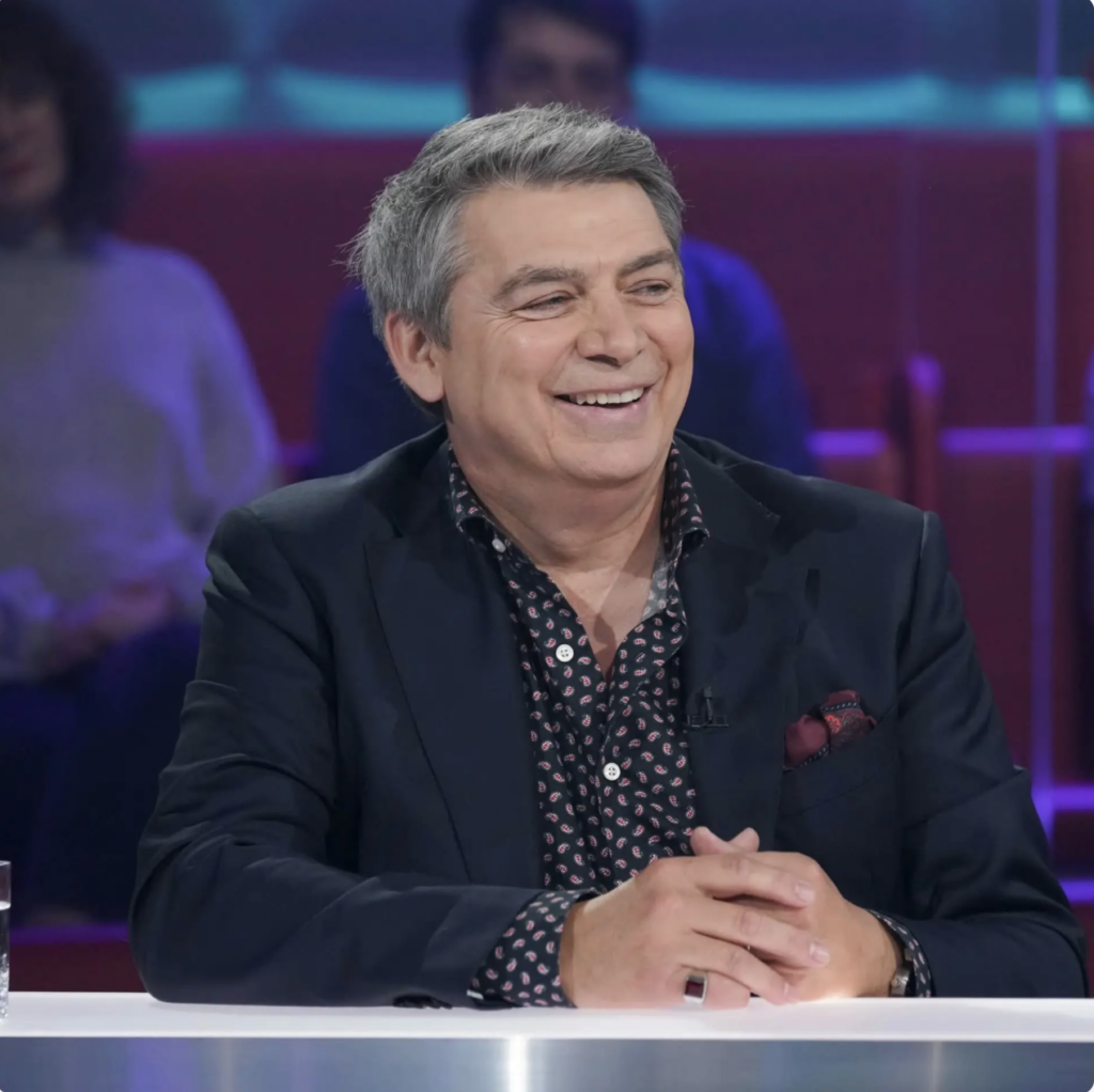 Capture le 2026 10 04 a 09.53.15 1 Apr&egrave;s 2 apparitions de MC Gilles, voici qui co-animera Tout le monde en parle ce dimanche