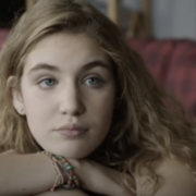 Capture le 2026 10 25 a 16.18.02 Sophie N&eacute;lisse fait grimper la temp&eacute;rature en bikini au Mexique &ccedil;a enflamme le web