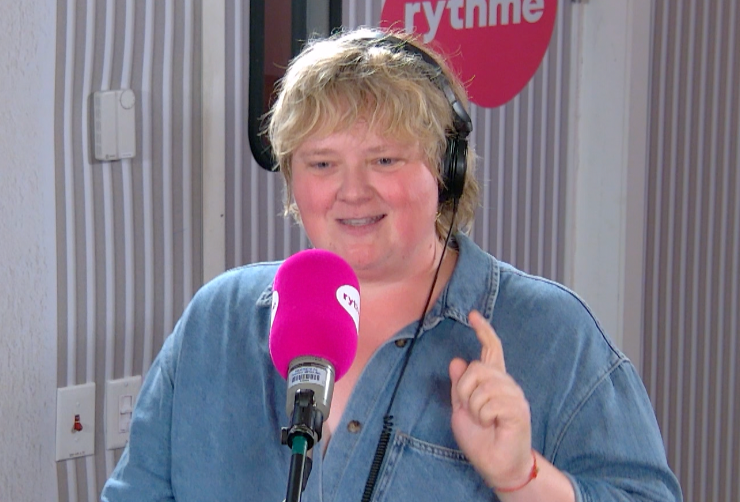 audio 1790110065422650 ori Bouleversant passage &agrave; G&eacute;n&eacute;ration J : Debbie Lynch-White fond en larmes en s'adressant &agrave; la petite fille qu'elle &eacute;tait