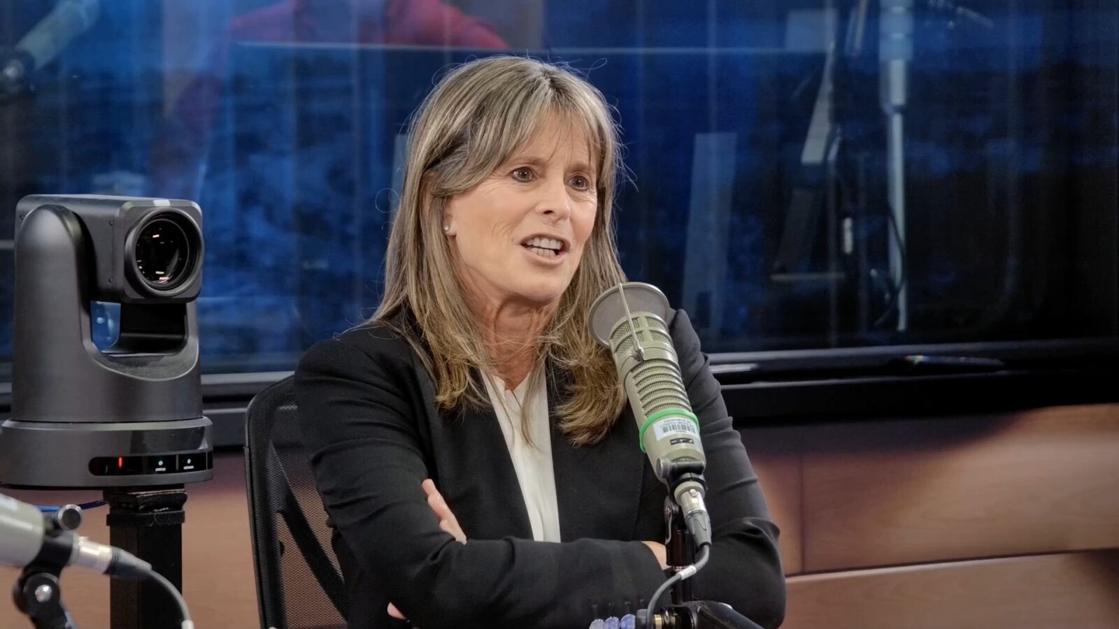 « Préparez vos tisanes ! » : Fabienne Larouche promet une fin d'année sanglante et pleine de rebondissements 1 « Préparez vos tisanes ! » : Fabienne Larouche promet une fin d'année sanglante et pleine de rebondissements content image 1788389353488400 ori « Préparez vos tisanes ! » : Fabienne Larouche promet une fin d'année sanglante et pleine de rebondissements