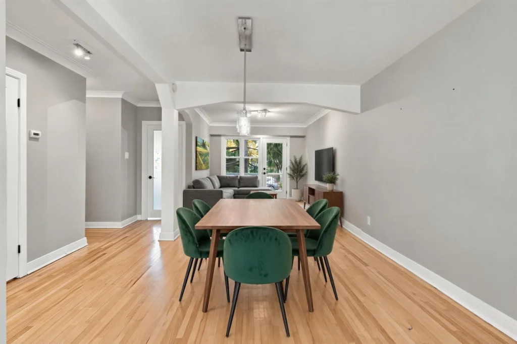 Ingrid Falaise met son duplex en vente à 1,1M$ : les détails qui font craquer 5 Ingrid Falaise met son duplex en vente à 1,1M$ : les détails qui font craquer https cdn tor.buminteractif.com 2026 10 16175045 2.jpg Ingrid Falaise met son duplex en vente à 1,1M$ : les détails qui font craquer