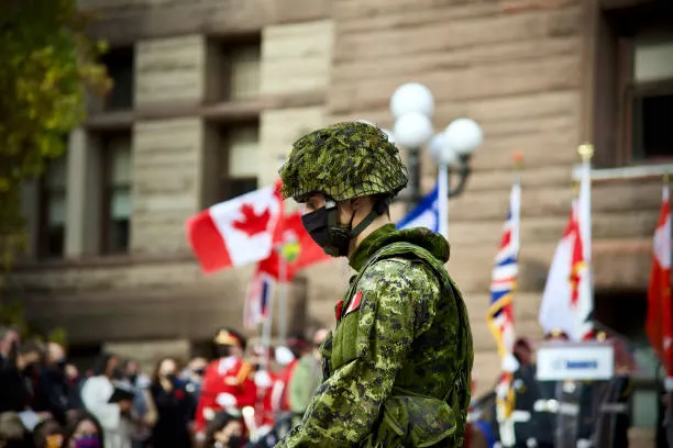 soldat canadien Trag&eacute;die &agrave; la base militaire de Wainwright : le Canada en deuil apr&egrave;s un violent incendie